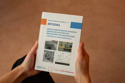 Analysis of the microstructure of materials with a scanning electron microscope and an EDX analyzer - application to cement concrete