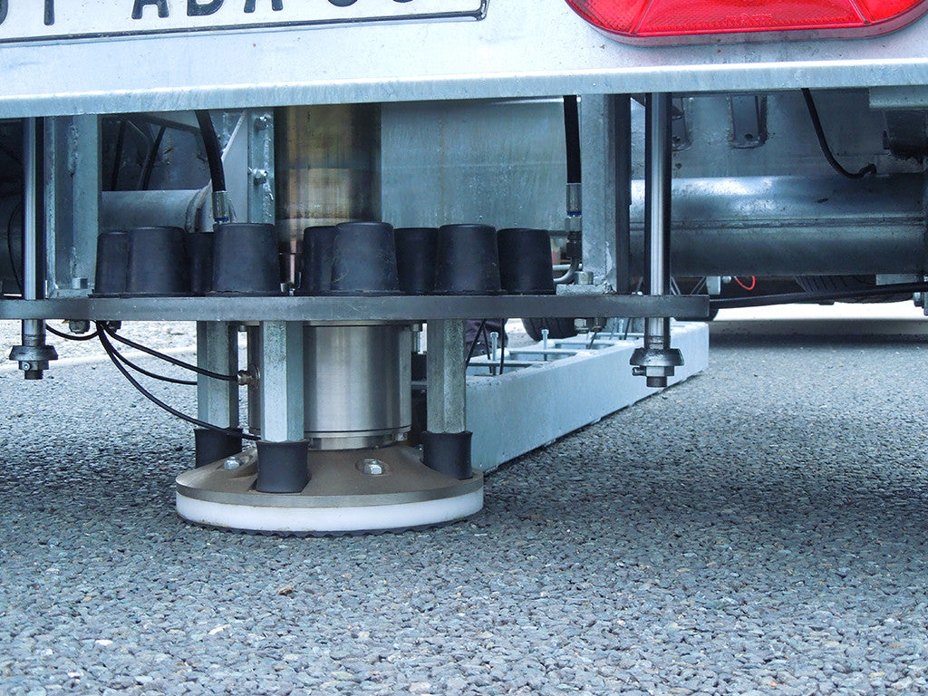 Testing the roughness / anti-slip properties of horizontal road markings